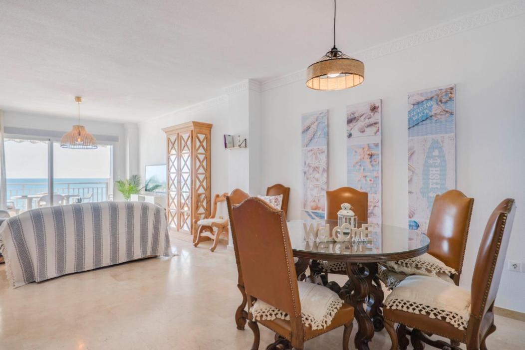 푸엔히롤라 Family Aguamarina Front The Sea Free Parking 아파트 외부 사진