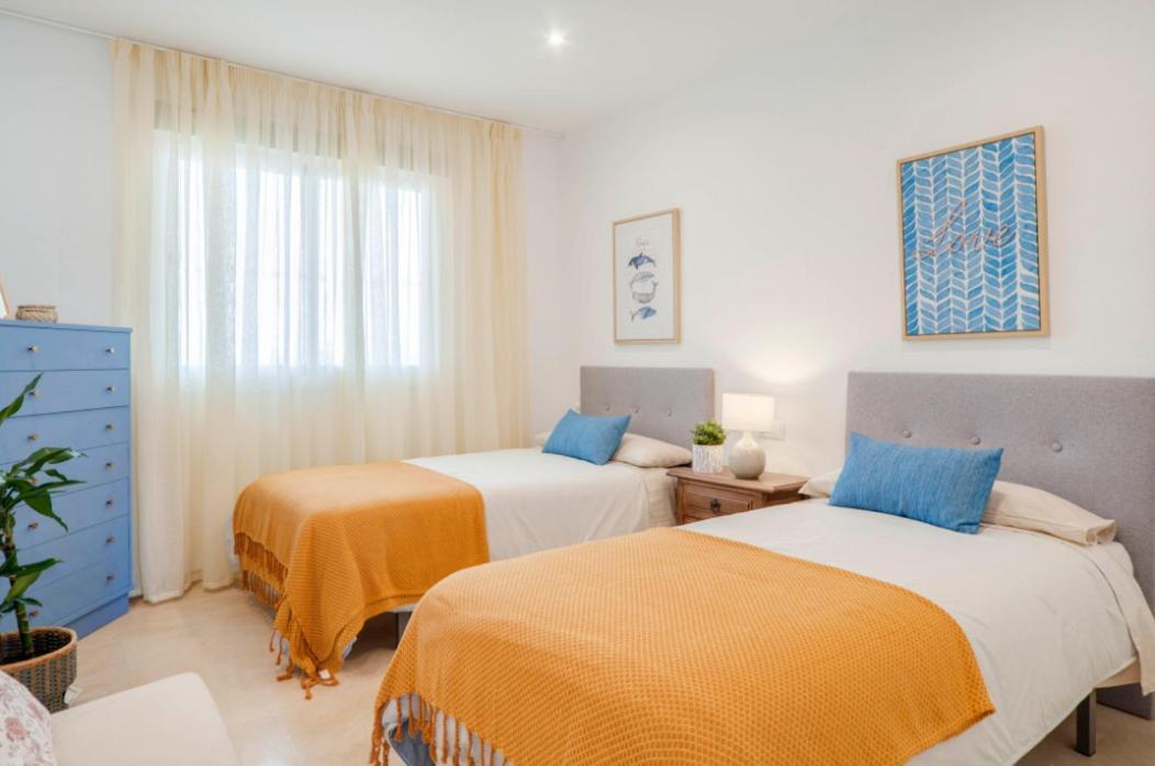 푸엔히롤라 Family Aguamarina Front The Sea Free Parking 아파트 외부 사진