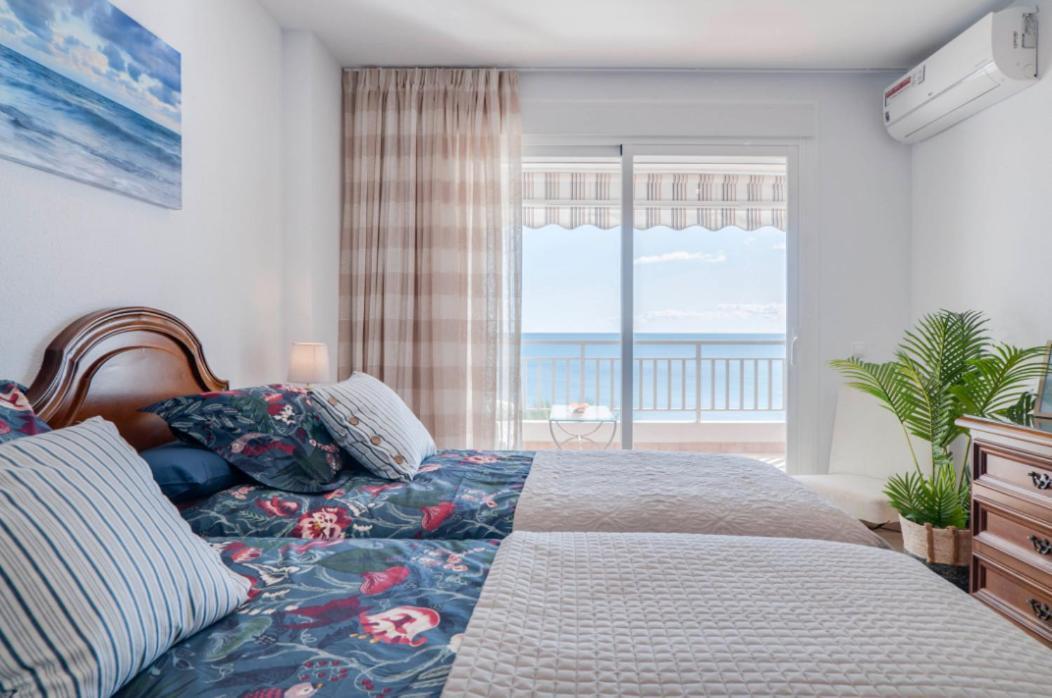 푸엔히롤라 Family Aguamarina Front The Sea Free Parking 아파트 외부 사진