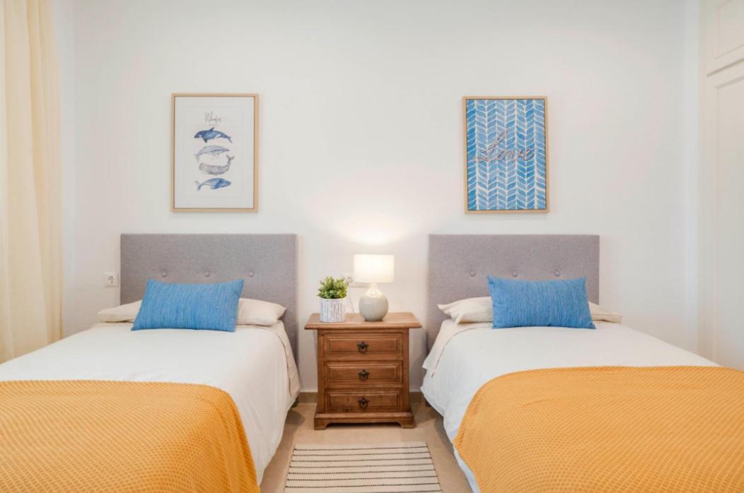 푸엔히롤라 Family Aguamarina Front The Sea Free Parking 아파트 외부 사진