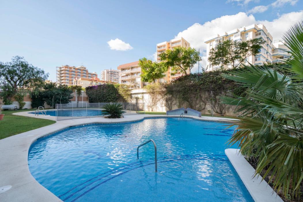 푸엔히롤라 Family Aguamarina Front The Sea Free Parking 아파트 외부 사진